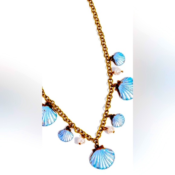 Paparazzi Jewelry - 🧜🏻‍♀️🐚🧜🏼‍♂️ BEACH PLEASE❗️ PAPARAZZI “SEASHELL SOPHISTICATION” BRASS NECKLACE❗️